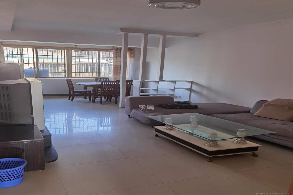 雅塘村 3室2厅1卫 1600.0元/月 雅塘村 3室2厅1卫 1600.0元/月室内图