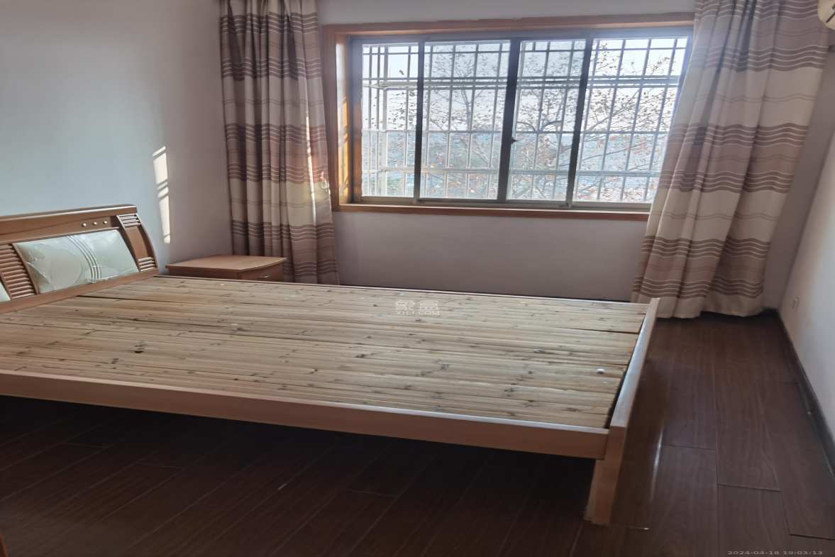 雅塘村 3室2厅1卫 1600.0元/月 雅塘村 3室2厅1卫 1600.0元/月室内图