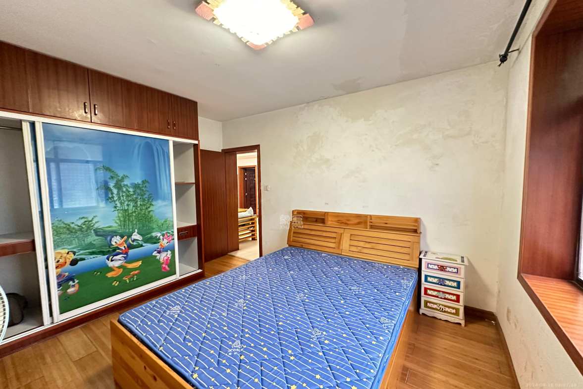 长坡社区  3室2厅1卫   2300.00元/月室内图