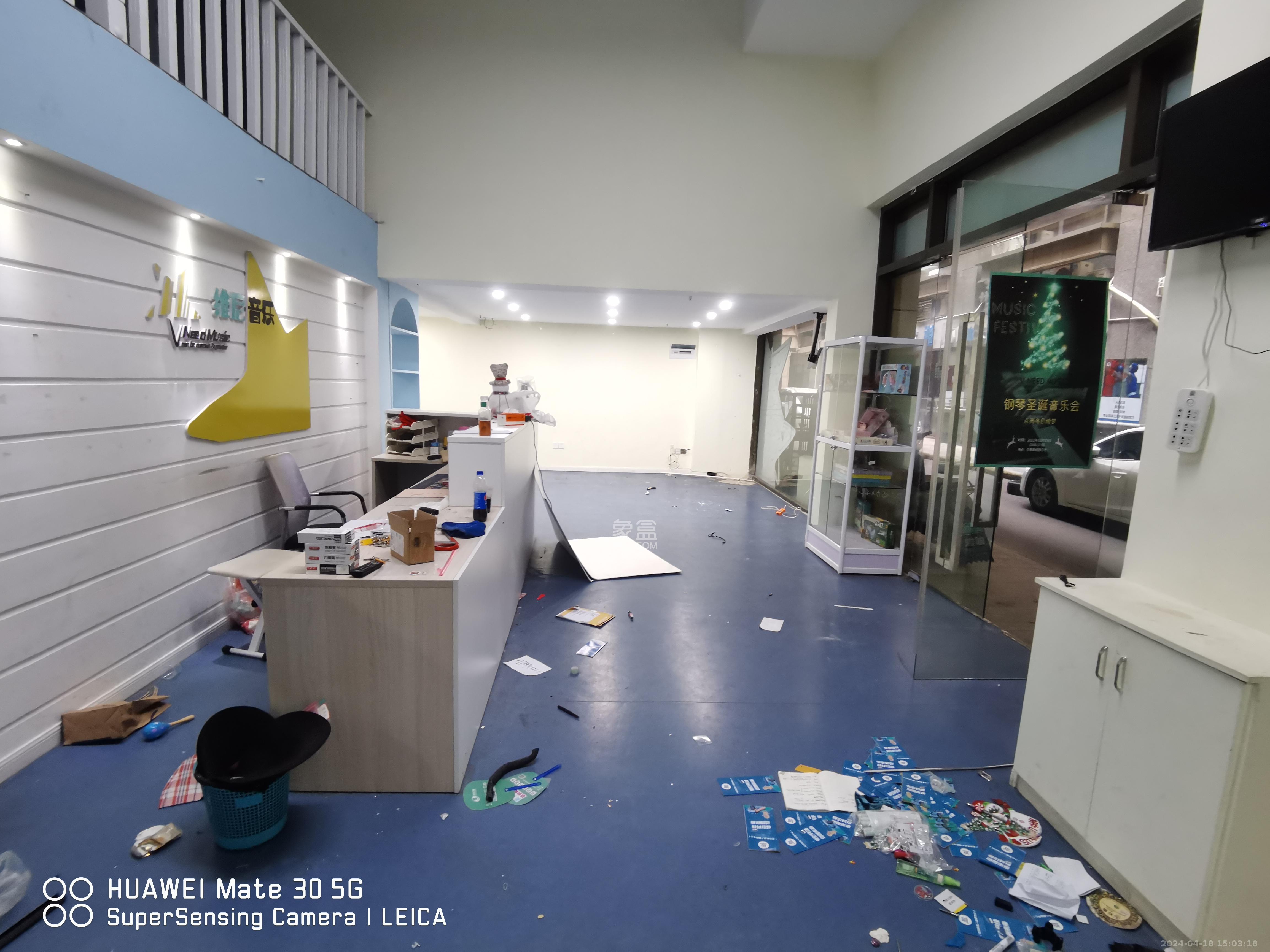 恒大翡翠华庭   249.0㎡      8000.0元/月