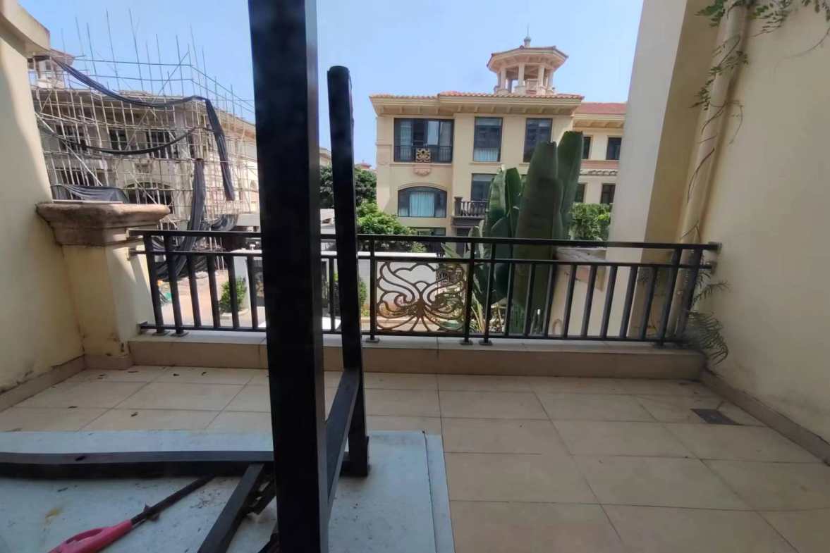 蓝城一号  5室3厅4卫    12000.0元/月室内图