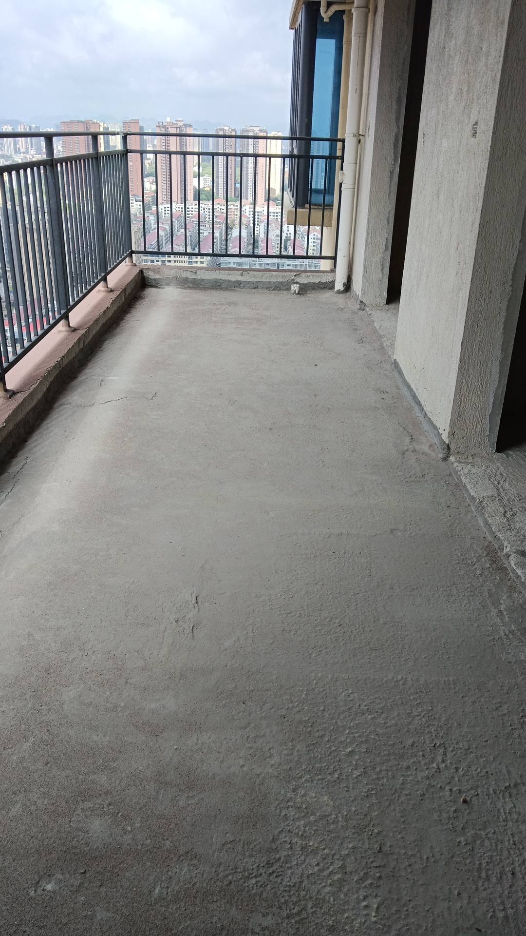 石化大院  3室2厅2卫    68.0万客厅