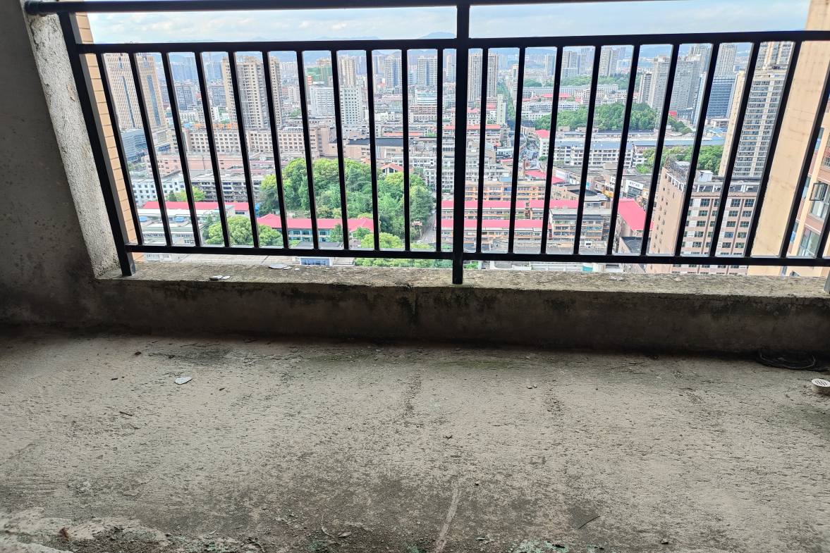 盛世时代广场  3室2厅2卫    79.8万 盛世时代广场  3室2厅2卫    79.8万客厅