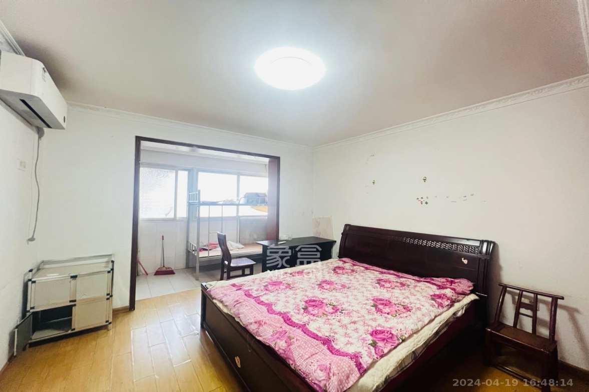 佳园星城  4室2厅2卫    2500.0元/月室内图