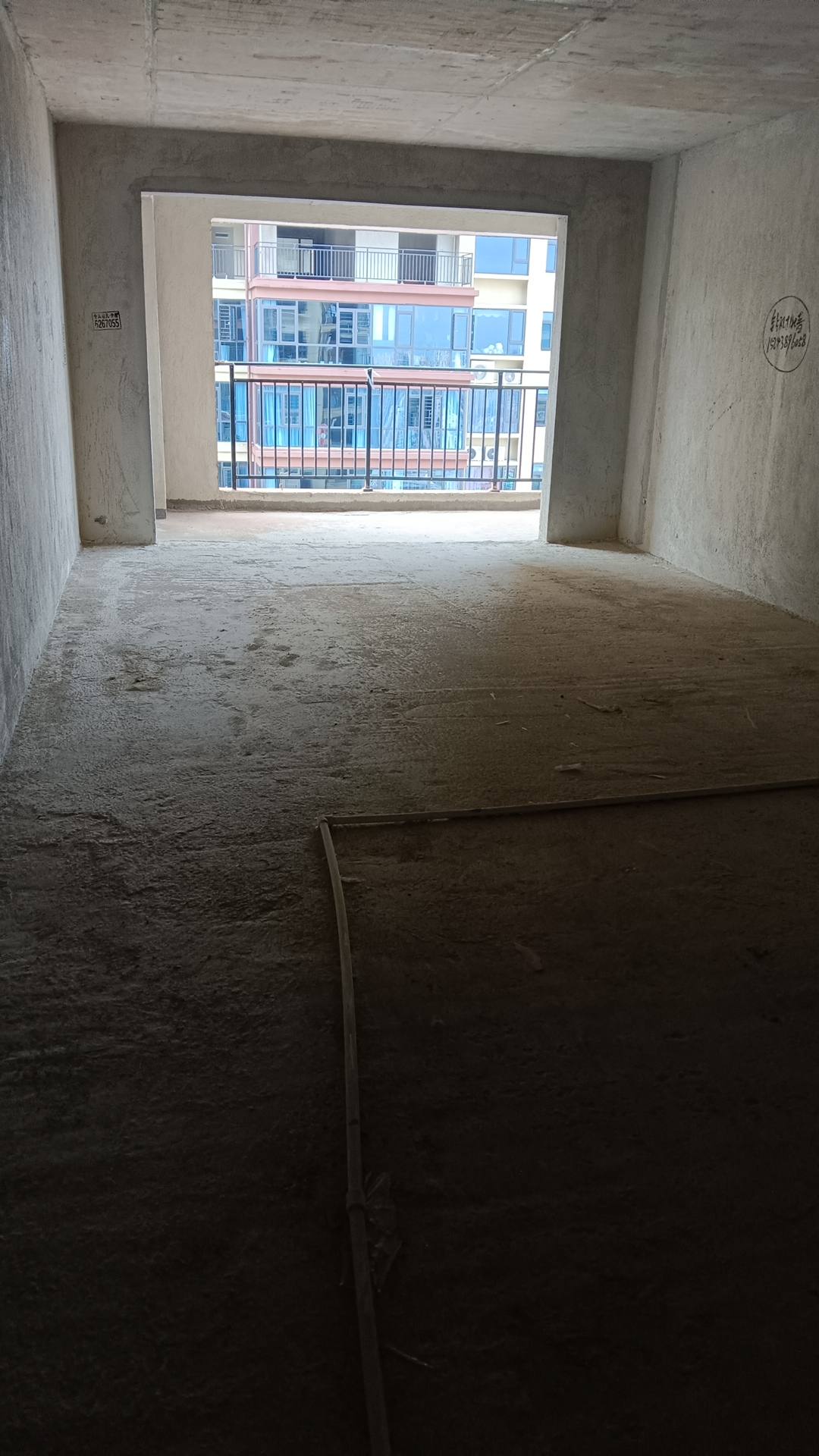 石化大院  3室2厅2卫    68.0万室内图1