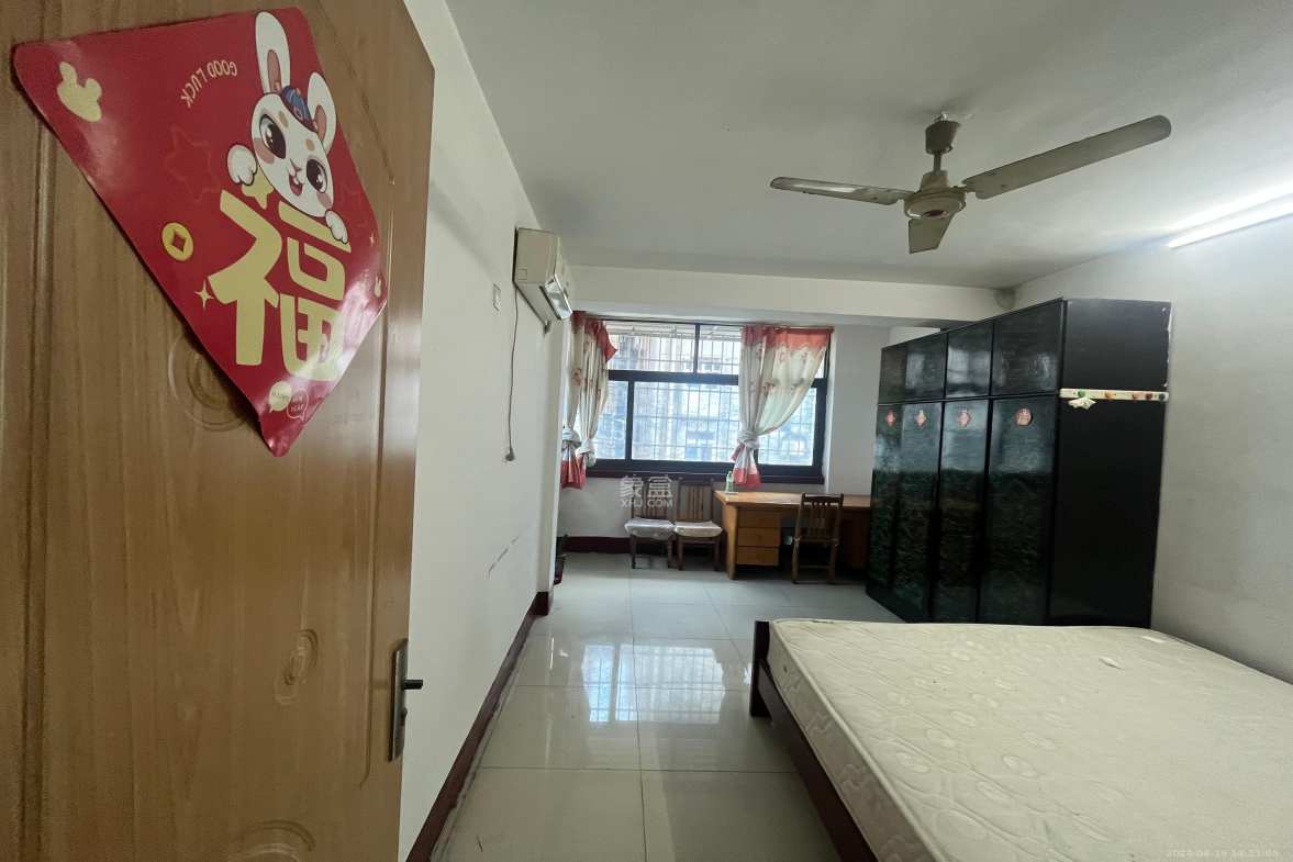 火星六片（紫欣公寓）  1室1厅1卫    1280.0元/月室内图