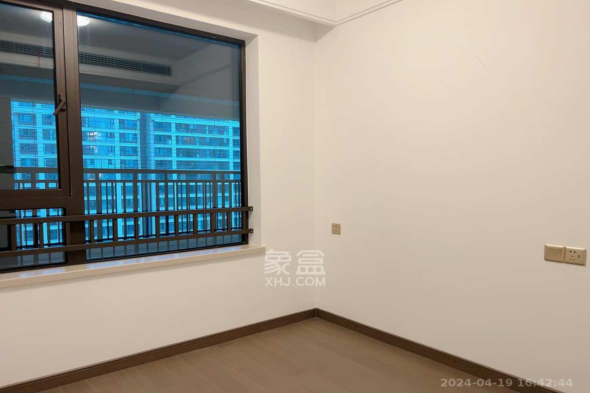 龙湖春江天玺  3室2厅2卫    4200.0元/月室内图