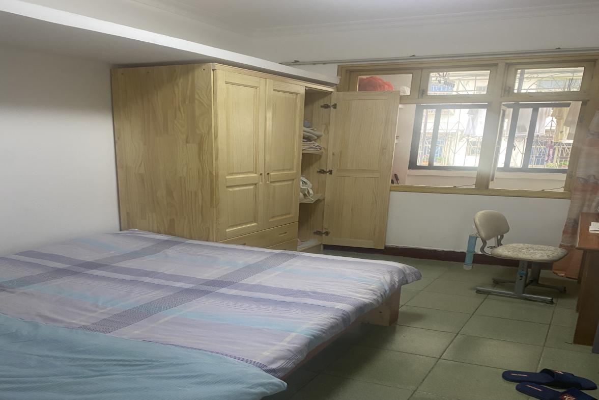 三中(校内)家属院  2室1厅1卫    2500.0元/月室内图