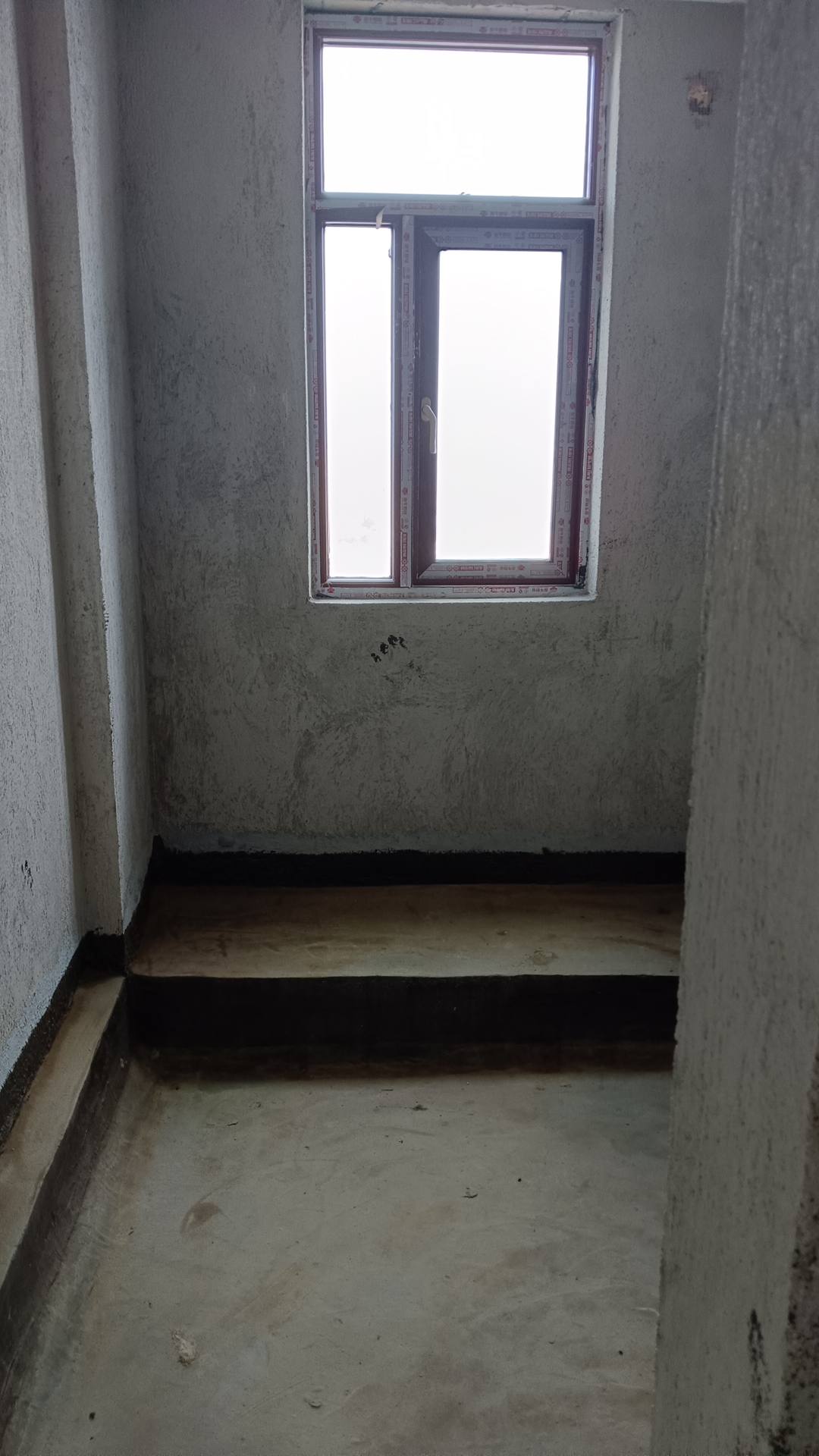 石化大院  3室2厅2卫    68.0万客厅