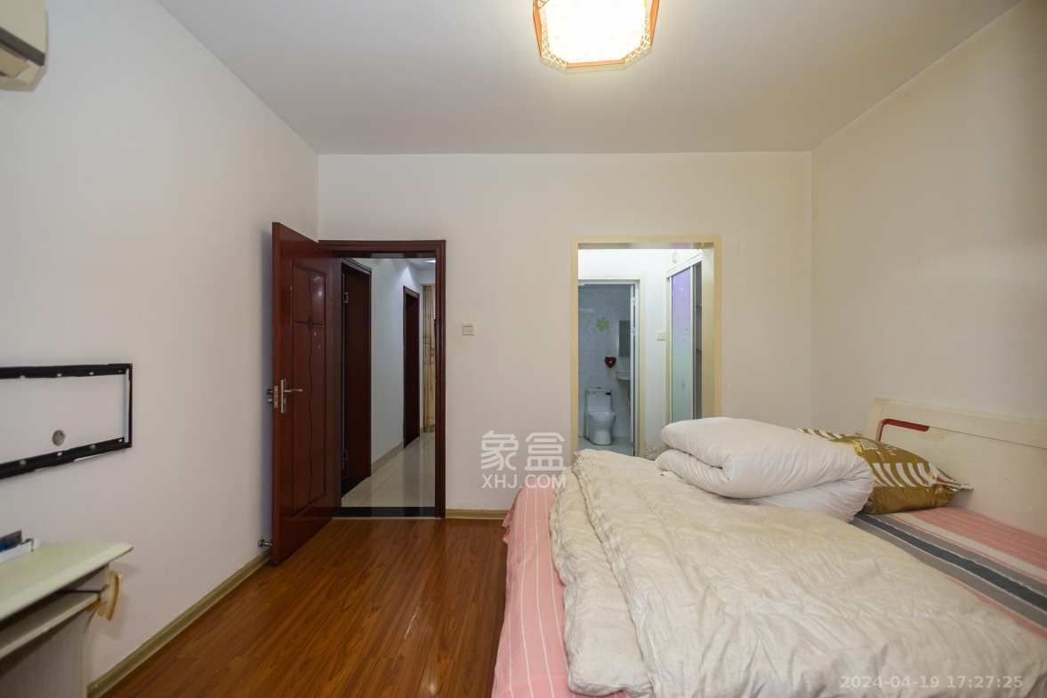 锦璨家园 3室2厅2卫 2600.0元/月 锦璨家园 3室2厅2卫 2600.0元/月室内图