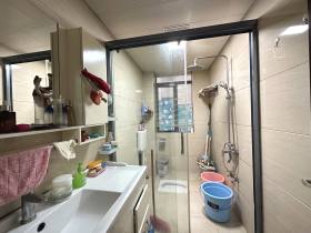 瑞和新城  3室2厅2卫   82.80万