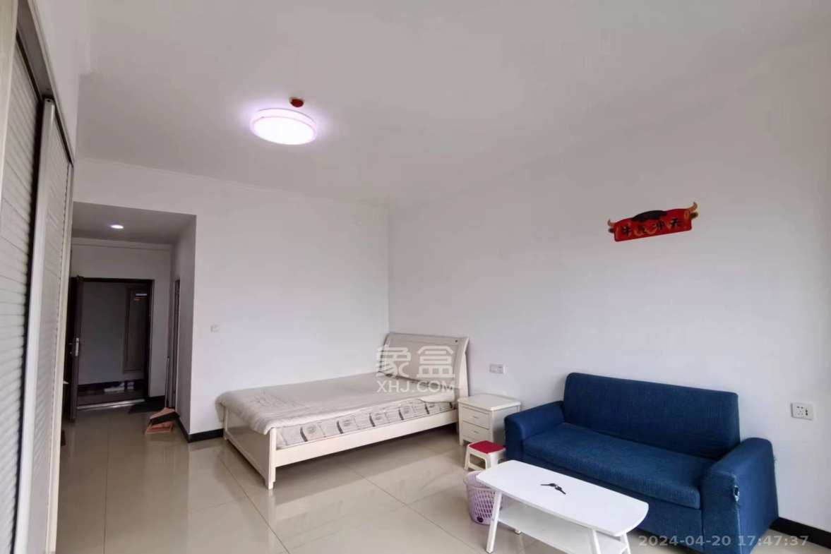 荣盛花语馨苑  1室1厅1卫    1600.0元/月 荣盛花语馨苑  1室1厅1卫    1600.0元/月室内图1