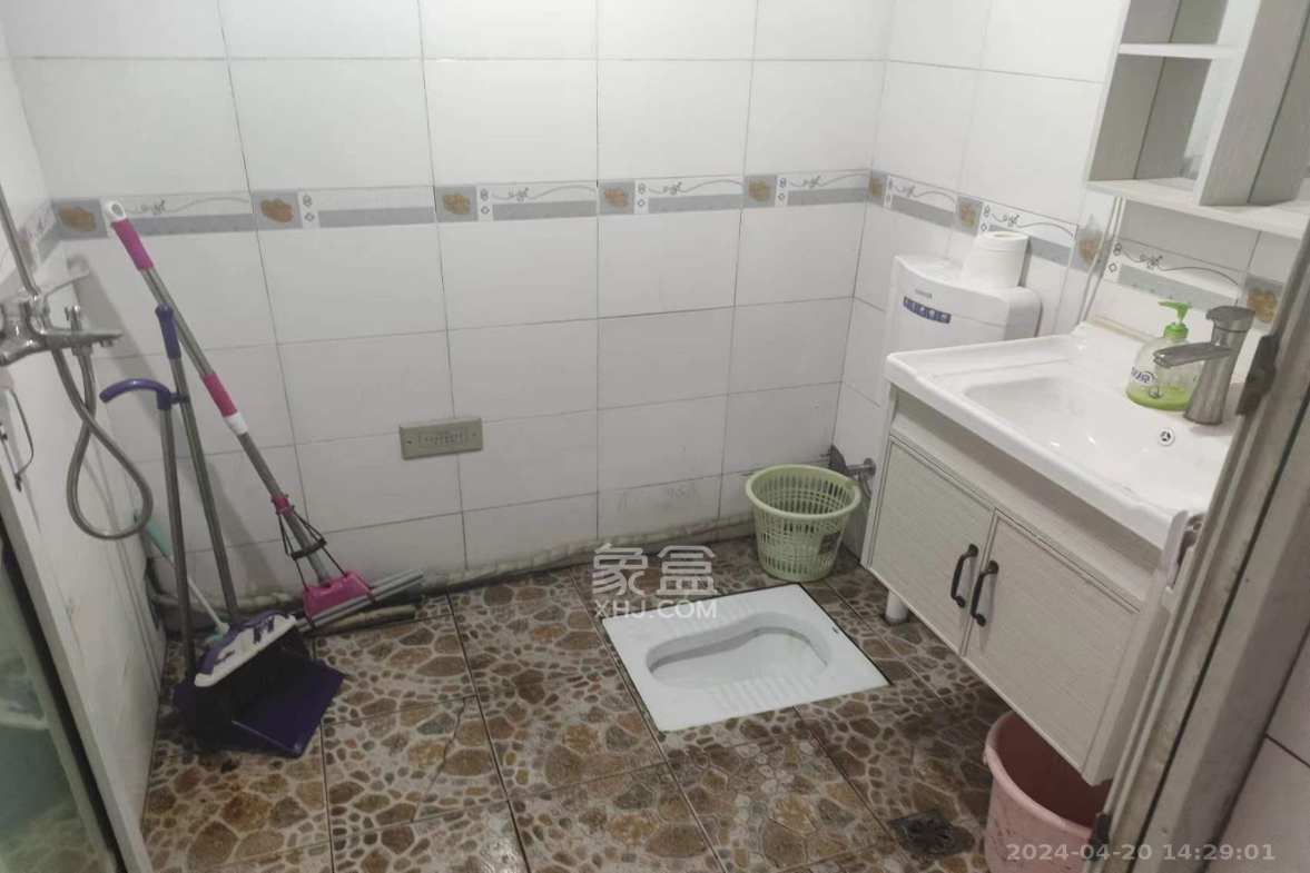 巧克力空间（建鸿达现代大厦）  1室1厅1卫   1700.00元/月室内图