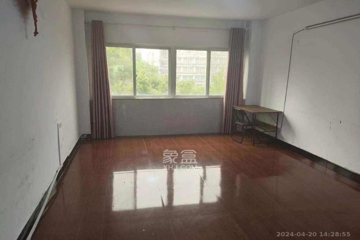 巧克力空间（建鸿达现代大厦）  1室1厅1卫   1700.00元/月室内图