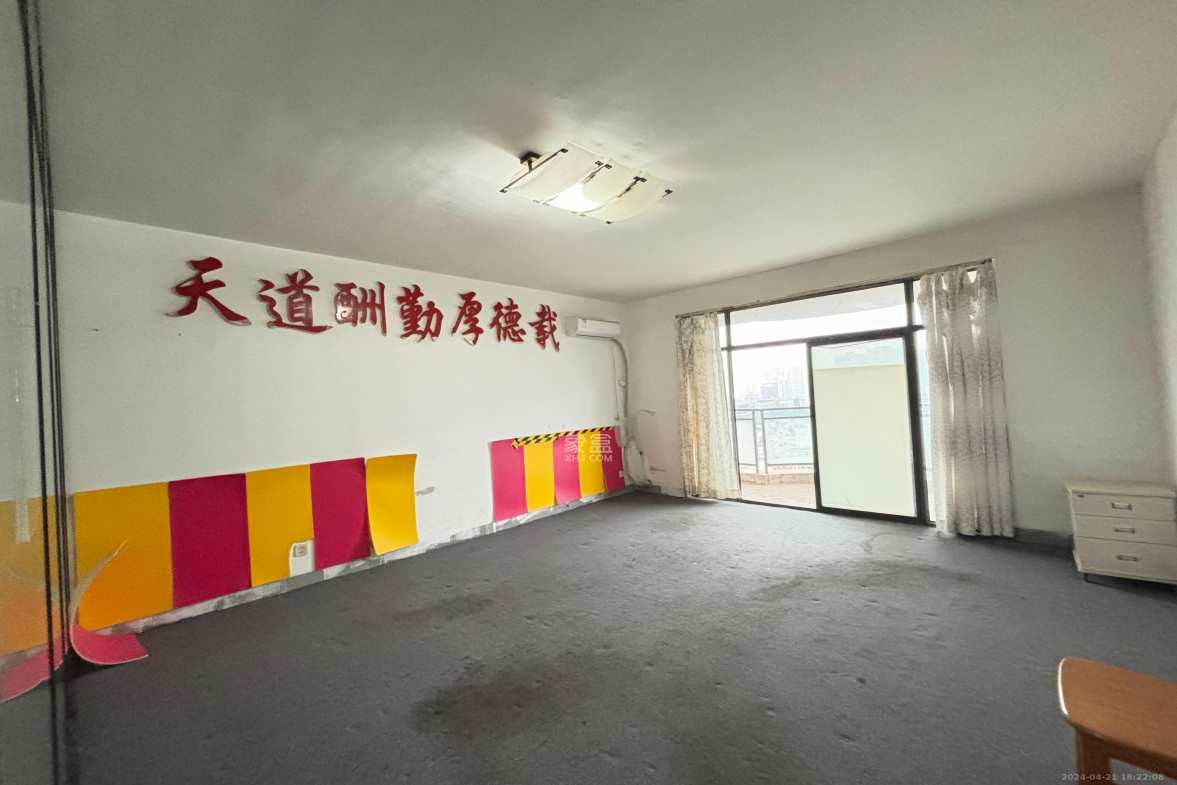 恒盛世家  3室2厅2卫   2300.00元/月室内图1