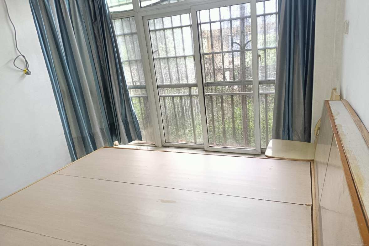 星城国际  3室2厅1卫    1400.0元/月室内图