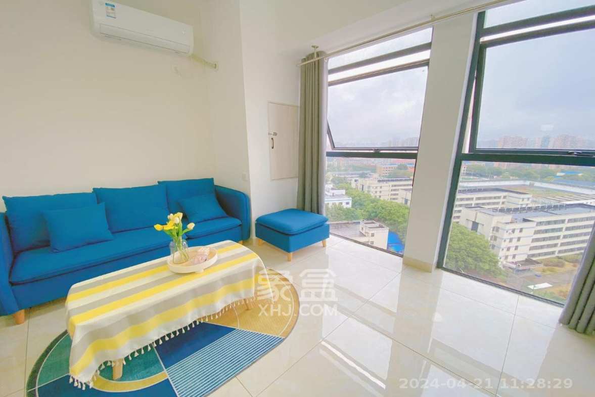 五峰国际 1室1厅1卫 1800.0元/月 五峰国际 1室1厅1卫 1800.0元/月室内图