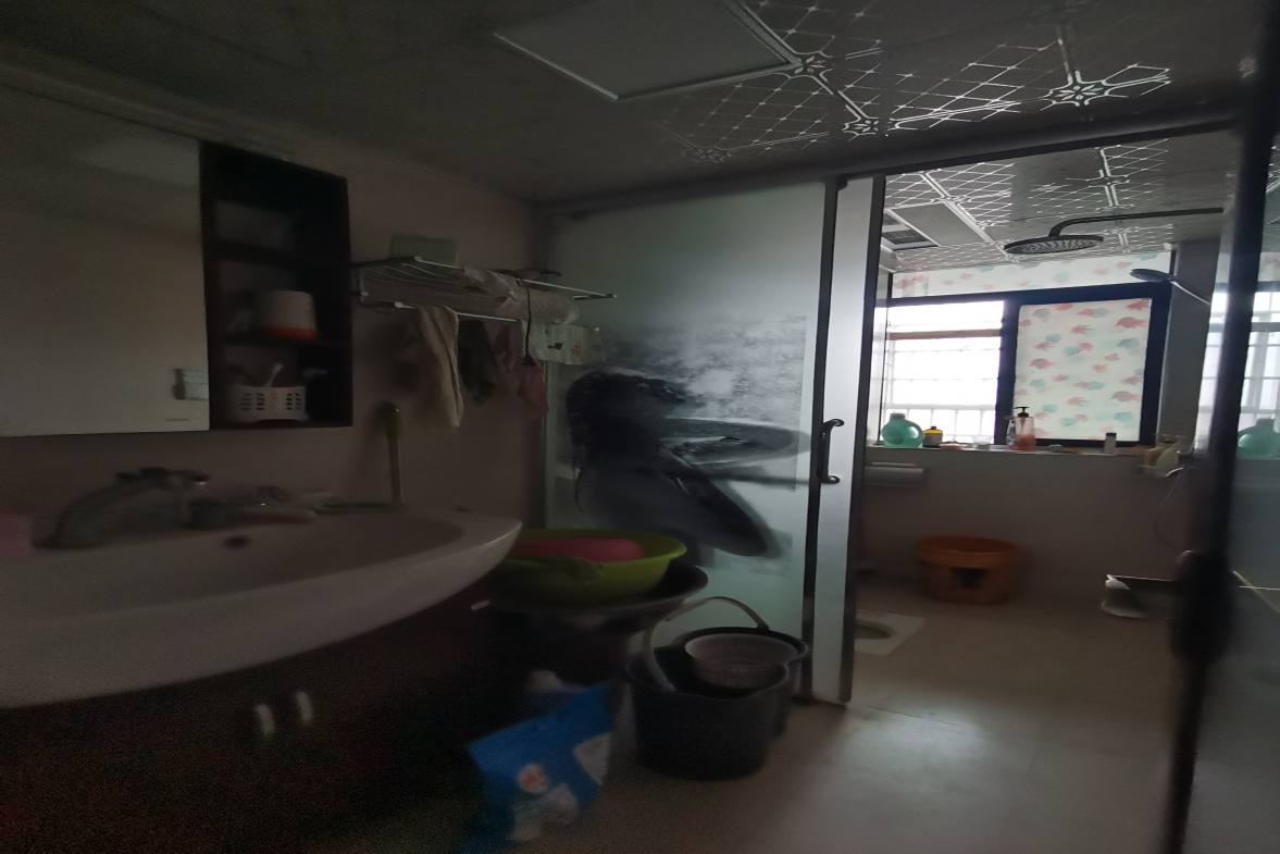 龙泰熙城  4室2厅2卫    75.0万客厅