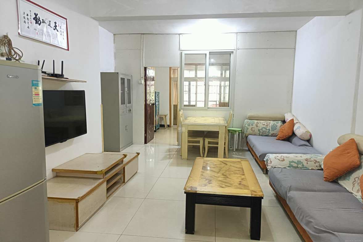 星城国际  3室2厅1卫    1400.0元/月室内图1