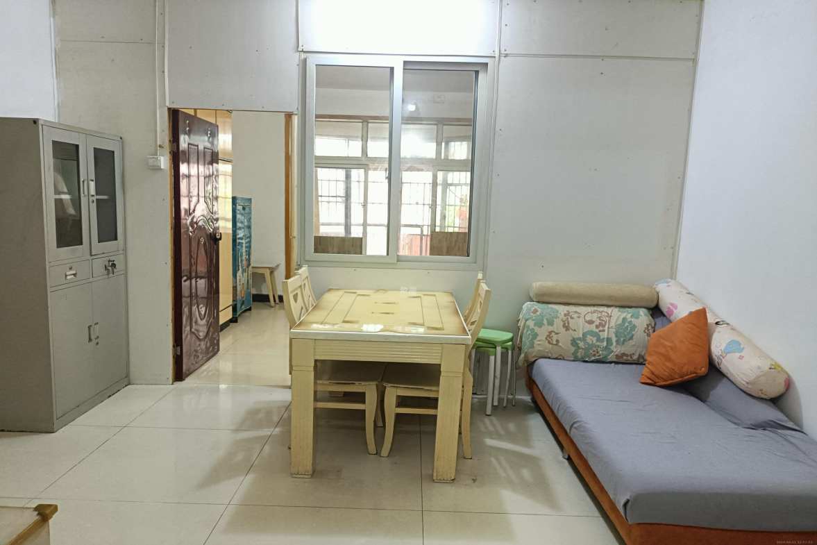 星城国际  3室2厅1卫    1400.0元/月室内图