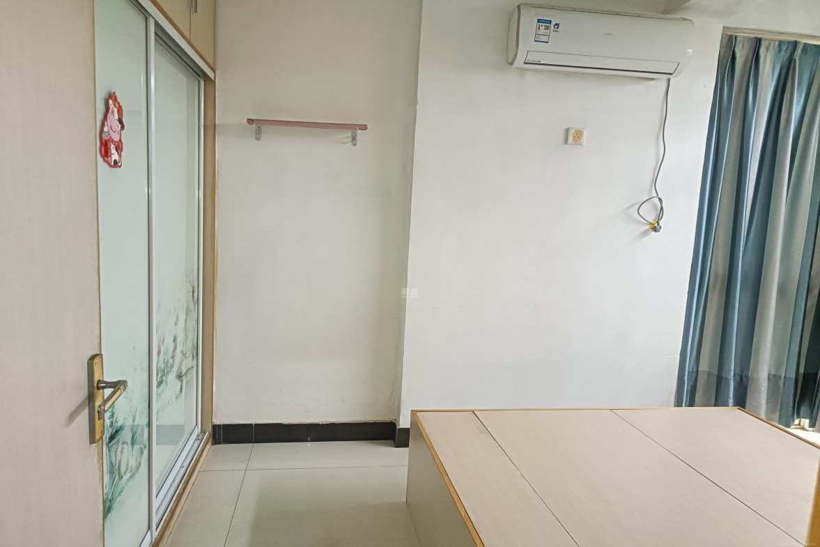 星城国际  3室2厅1卫    1400.0元/月室内图