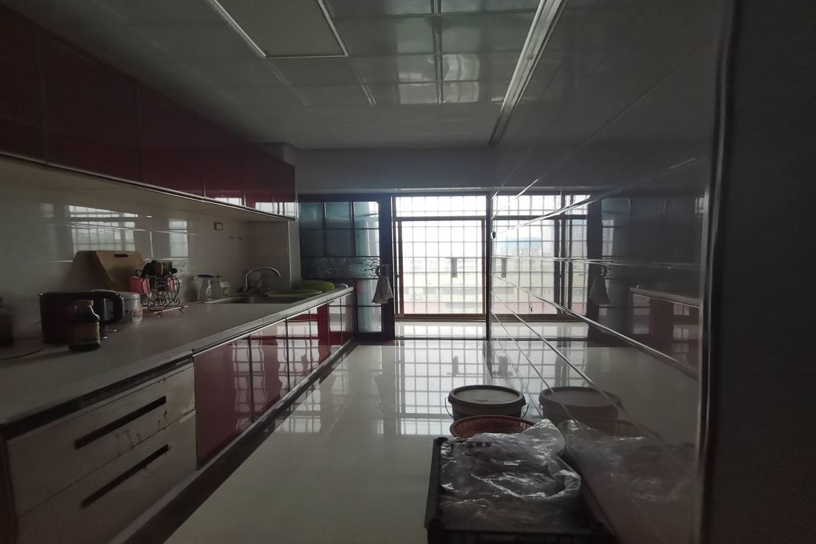 龙泰熙城  4室2厅2卫    75.0万客厅