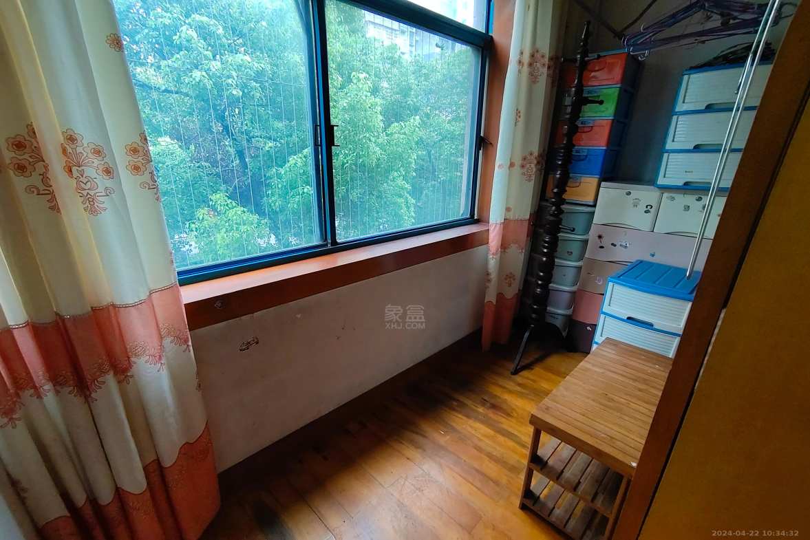 建设中路散盘  3室2厅2卫   1200.00元/月室内图