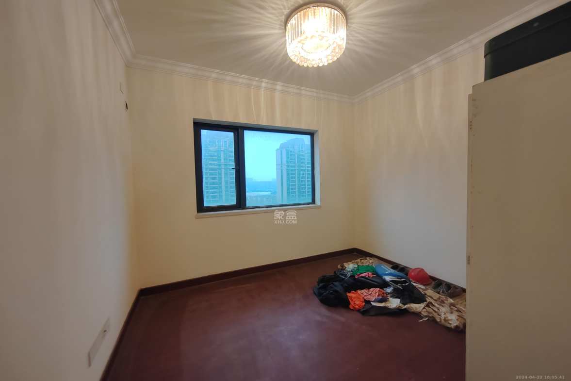 恒大江湾 3室2厅2卫 2800.0元/月 恒大江湾 3室2厅2卫 2800.0元/月室内图