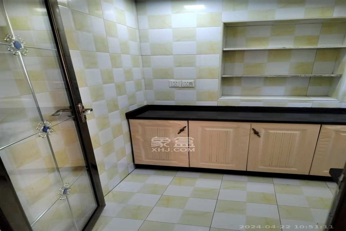 德雅村邮电器材宿舍  4室1厅1卫   2000.00元/月室内图