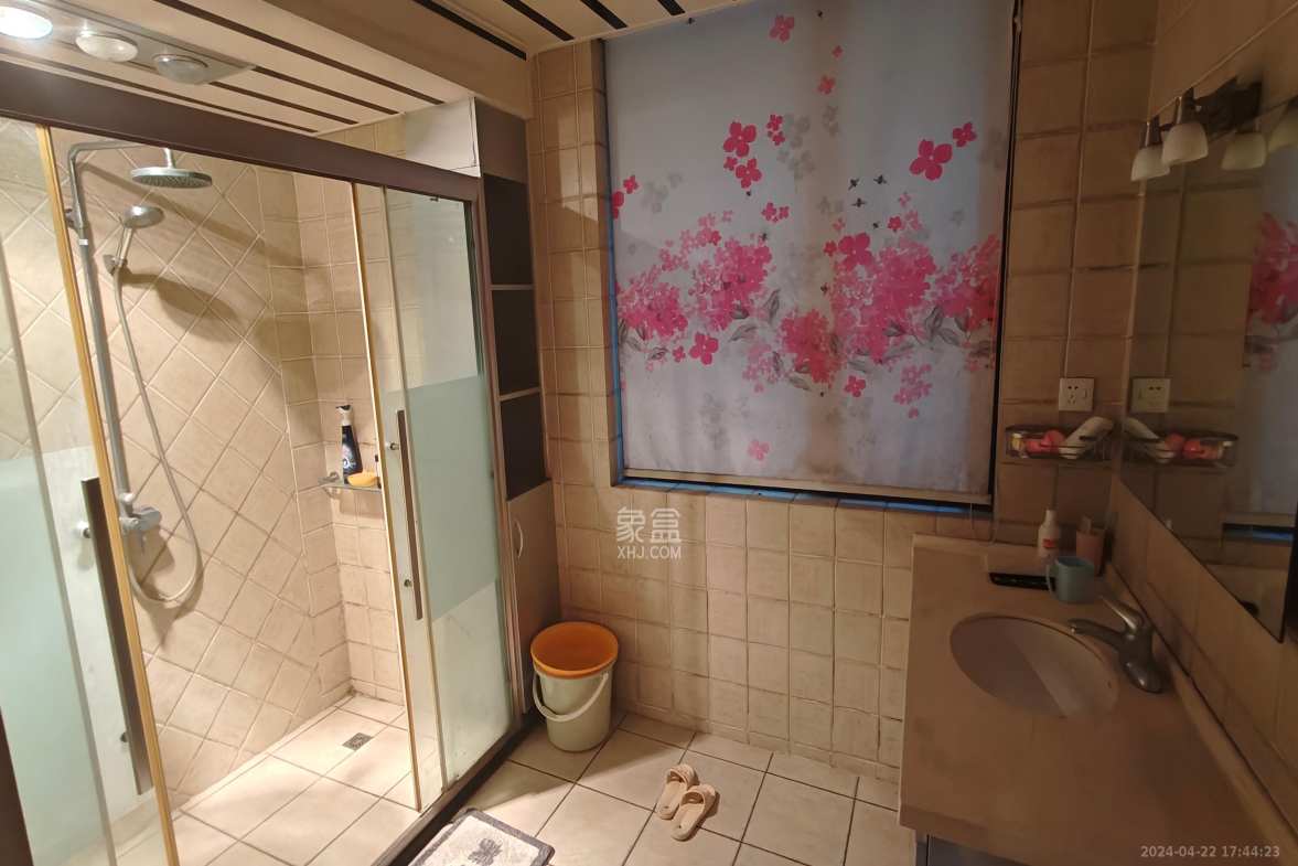 绿城桂花城  4室2厅2卫   3600.00元/月室内图