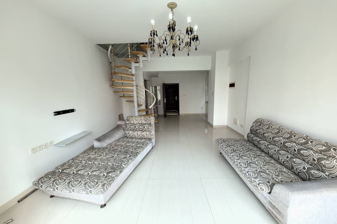 盛仕公馆 2室1厅1卫 99.0万 盛仕公馆 2室1厅1卫 99.0万客厅