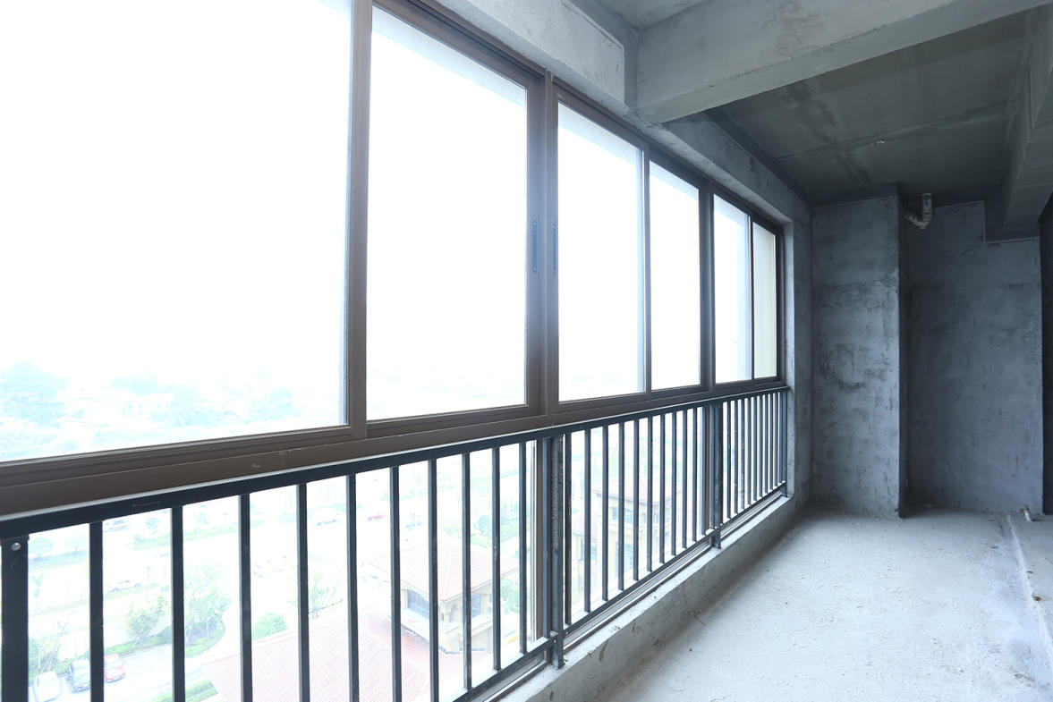 旗滨公园里  5室2厅2卫    83.0万室内图