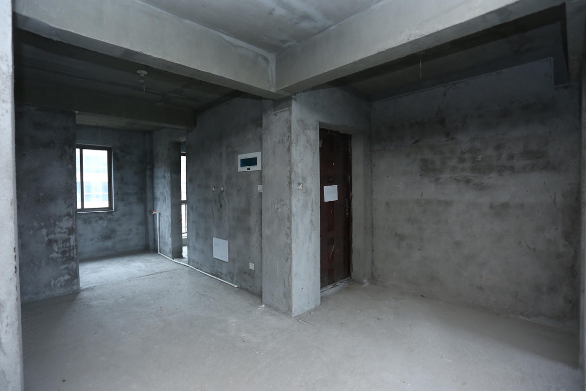 旗滨公园里  5室2厅2卫    83.0万室内图