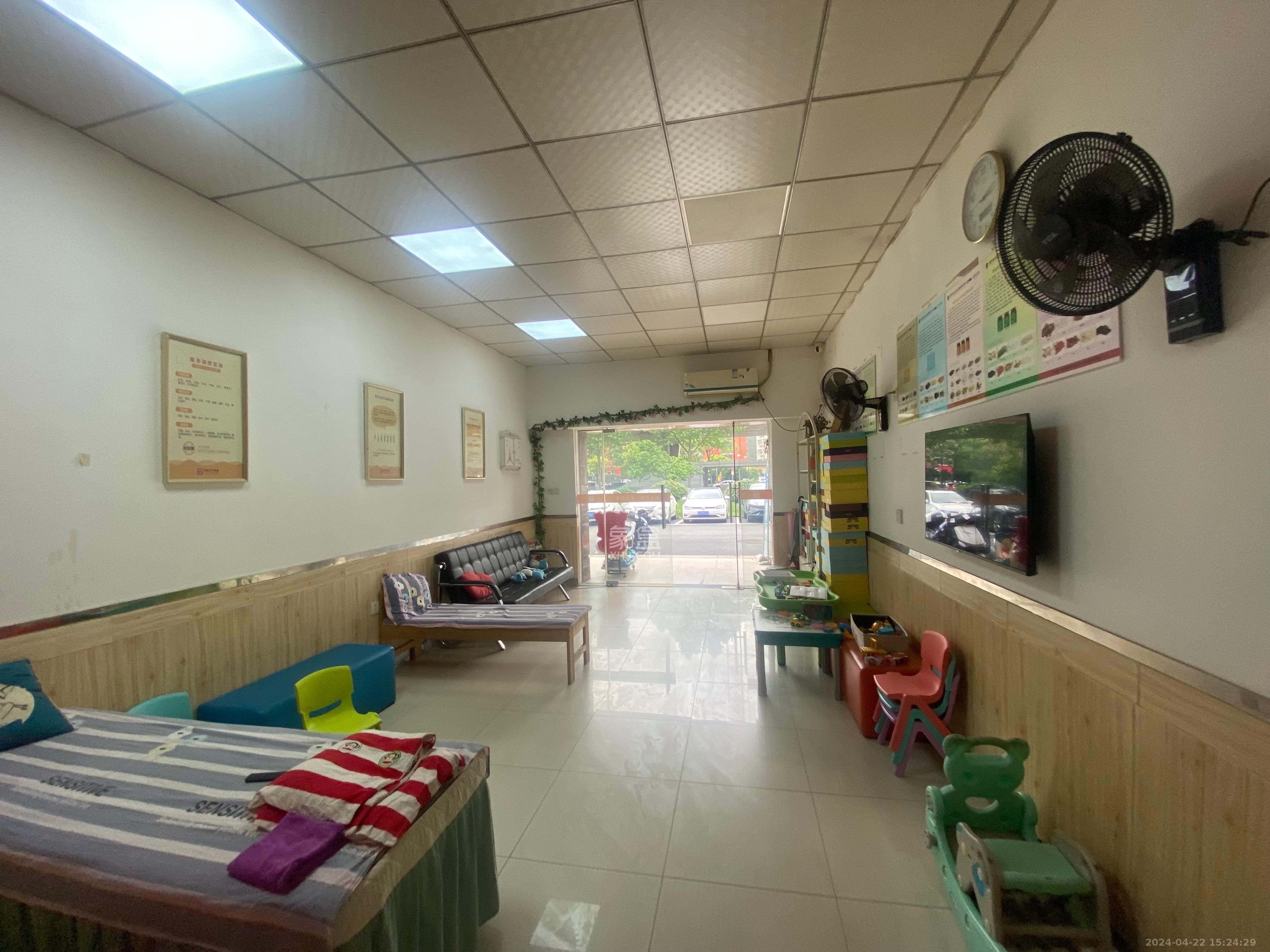 恒大雅苑靠高架   60.0㎡      6000.0元/月室内图