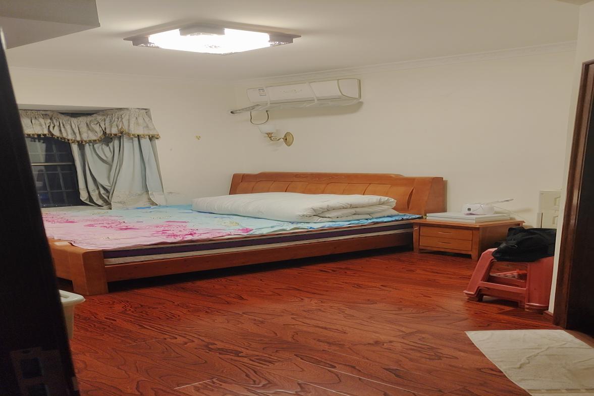 百弘帝景  3室2厅2卫    68.8万 百弘帝景  3室2厅2卫    68.8万客厅