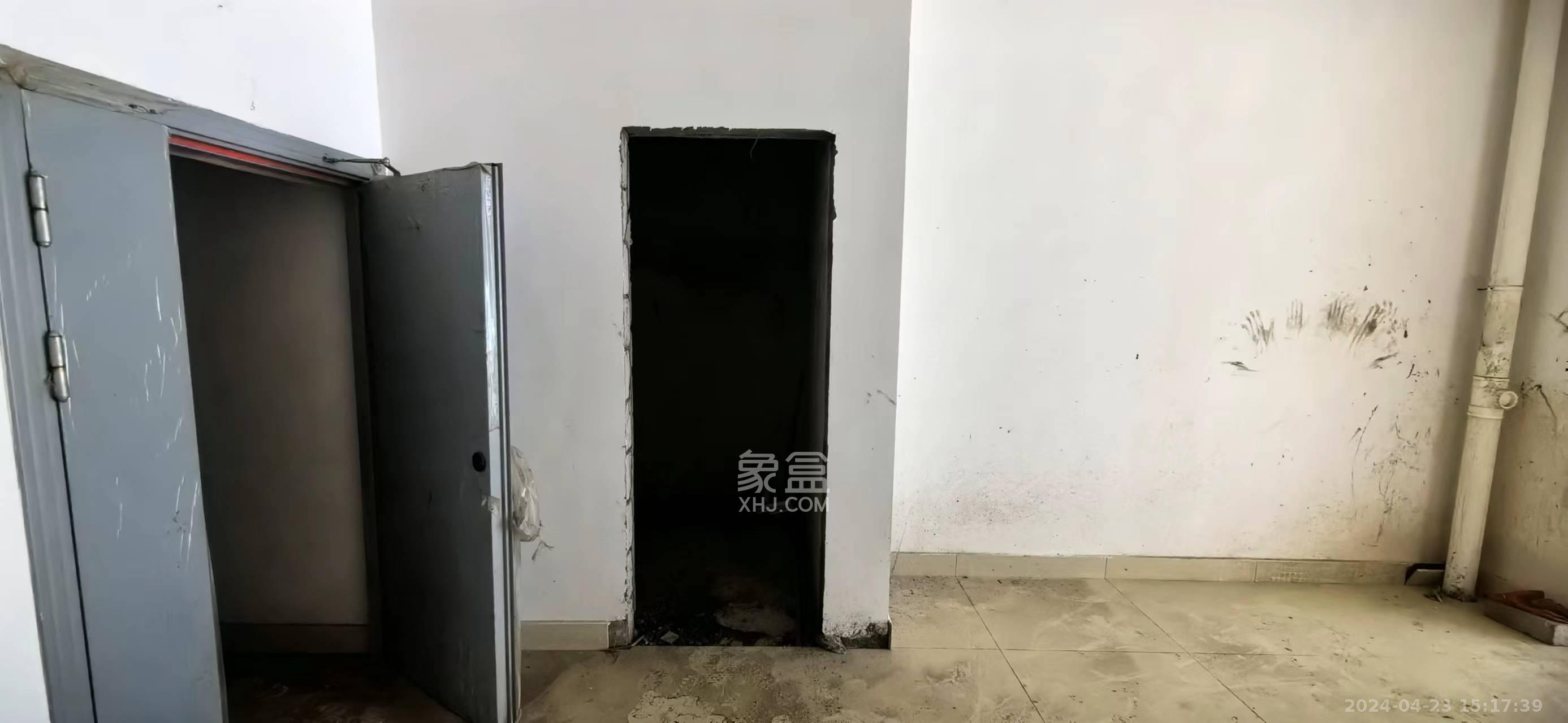 荣盛花语城   179.07㎡      6700.0元/月室内图