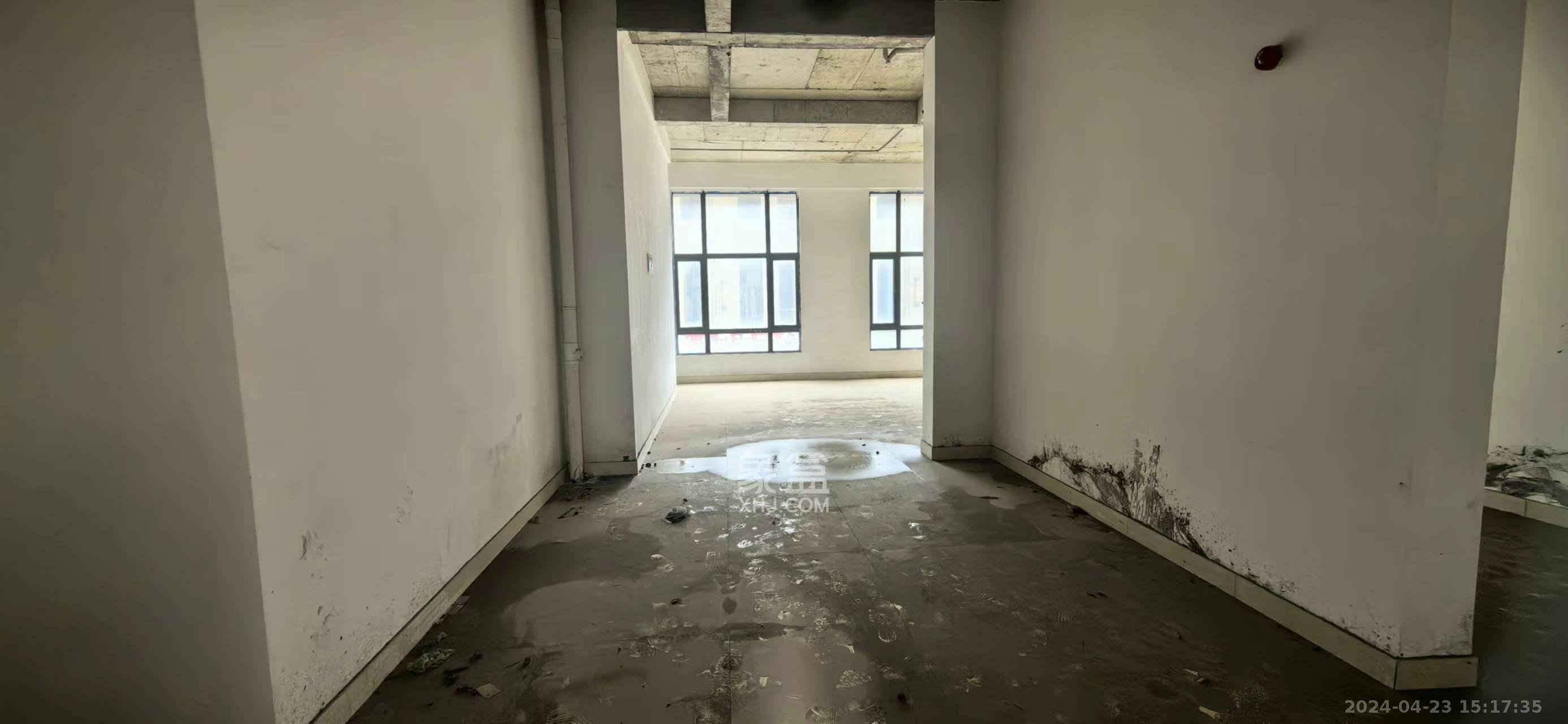 荣盛花语城   179.07㎡      6700.0元/月室内图