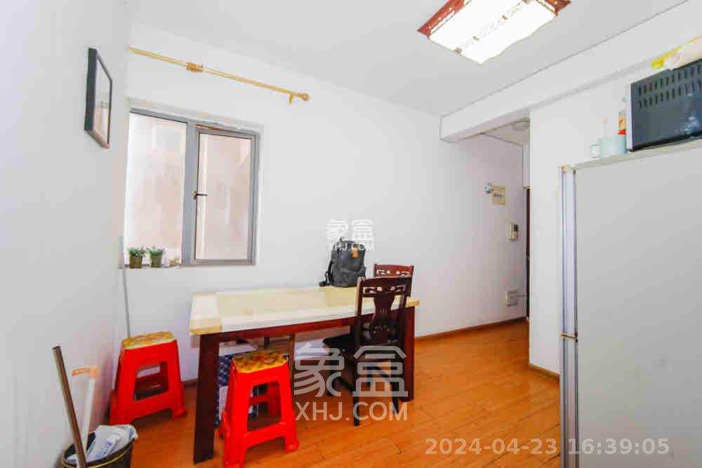 上海城小区  3室1厅1卫   2100.00元/月室内图