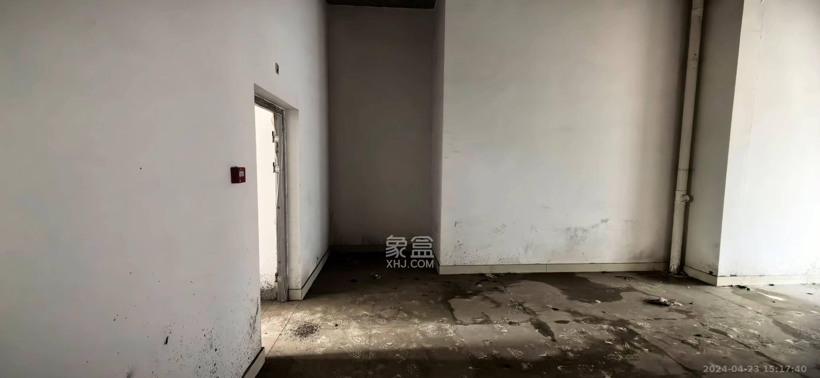 荣盛花语城   179.07㎡      6700.0元/月室内图