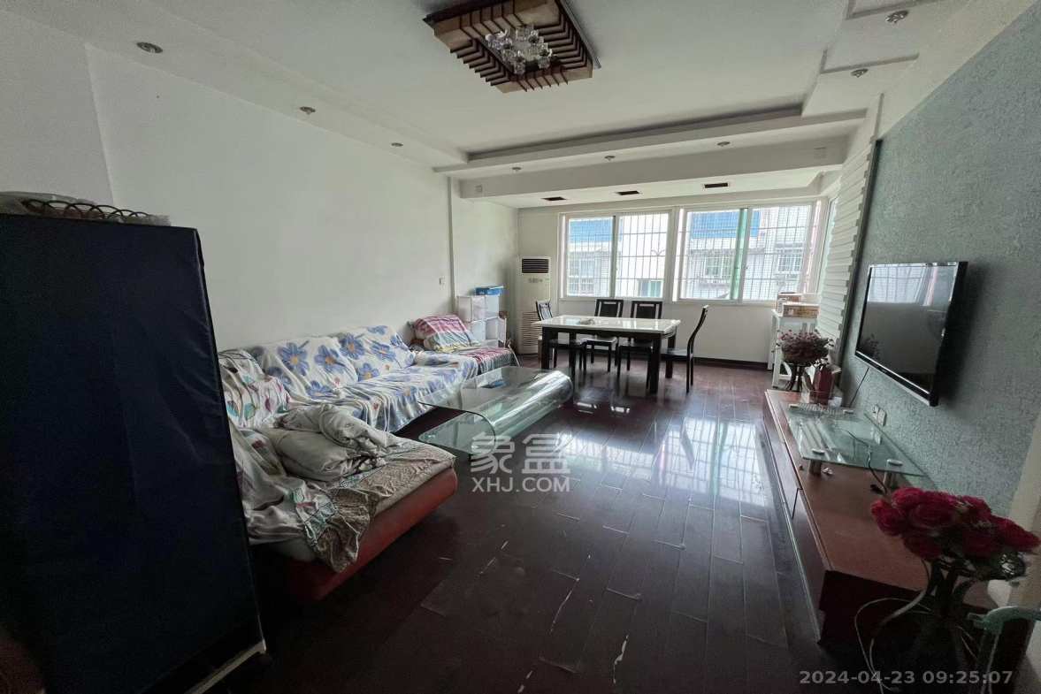 五一新村安置小区(永定社区、永兴社区、永祥社区) 5室2厅2卫 2200.0元/月 五一新村安置小区(永定社区、永兴社区、永祥社区) 5室2厅2卫 2200.0元/月室内图