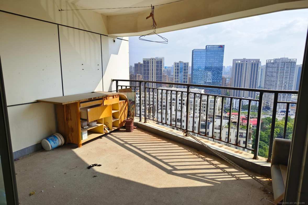 华雅花园  3室2厅1卫    2800.0元/月室内图1