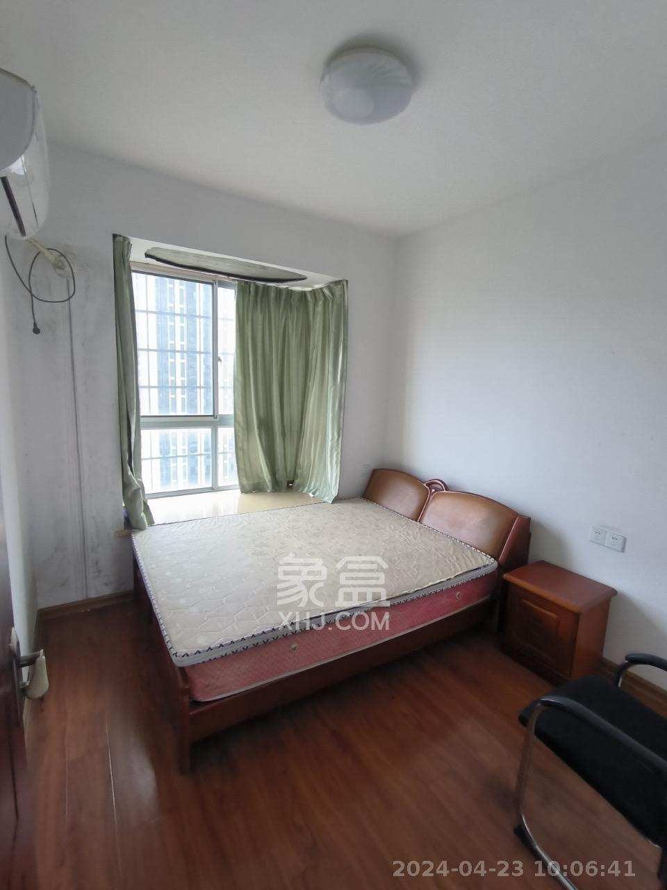 天天向上  3室2厅1卫    2600.0元/月室内图