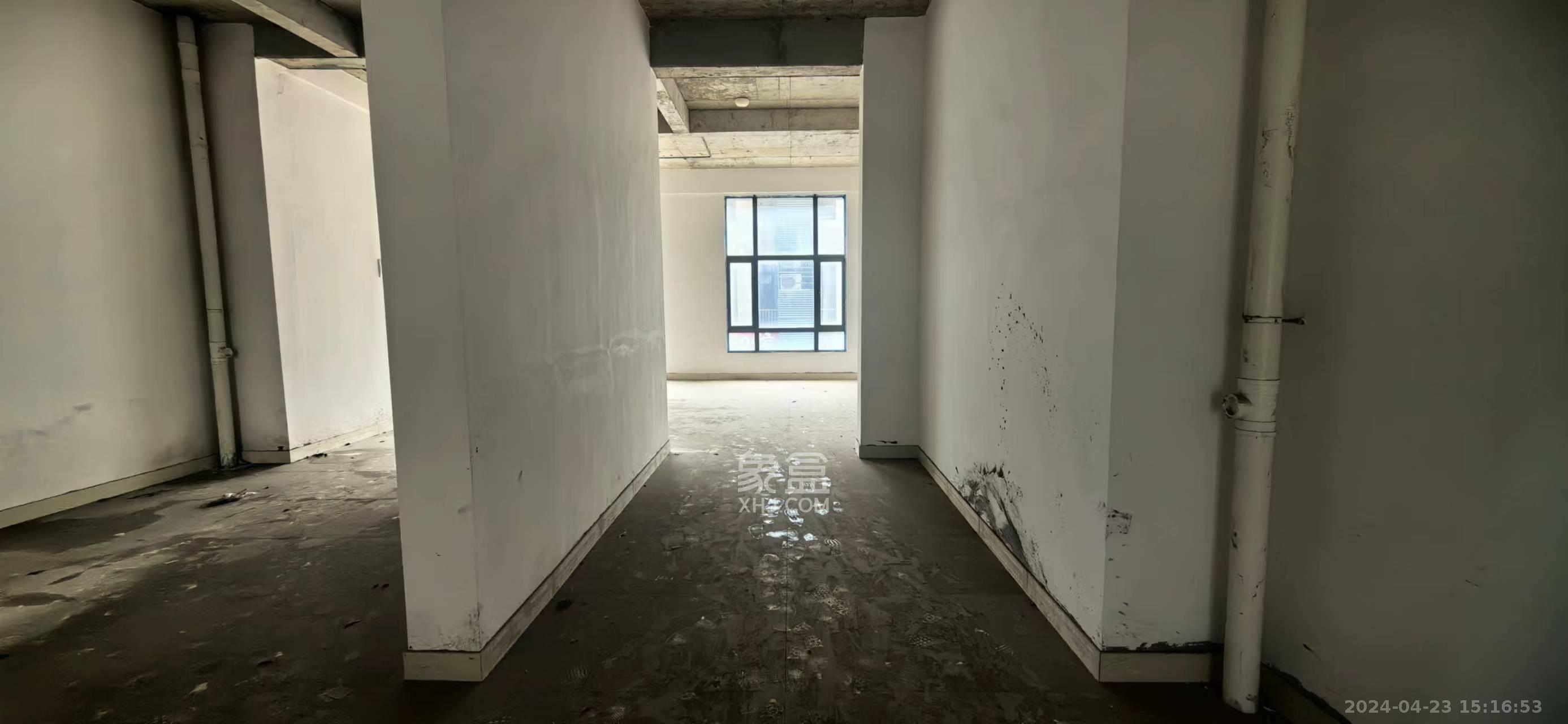 荣盛花语城   179.07㎡      6700.0元/月