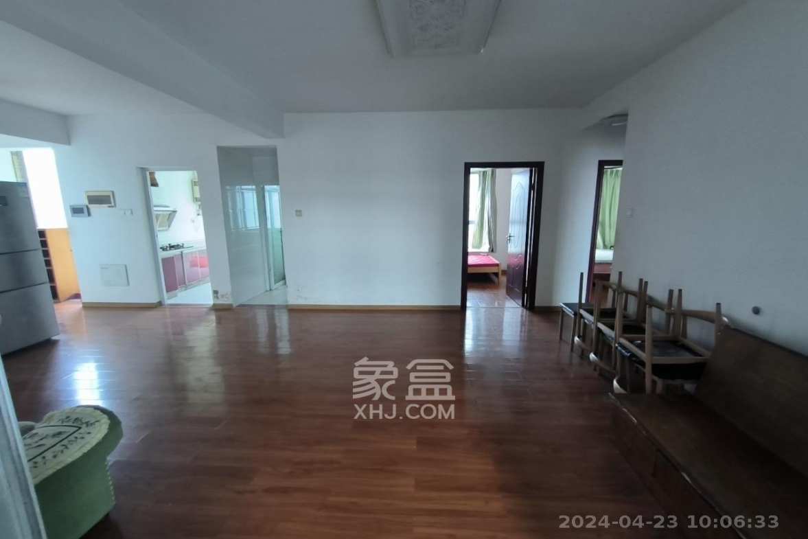 天天向上  3室2厅1卫    2600.0元/月室内图1