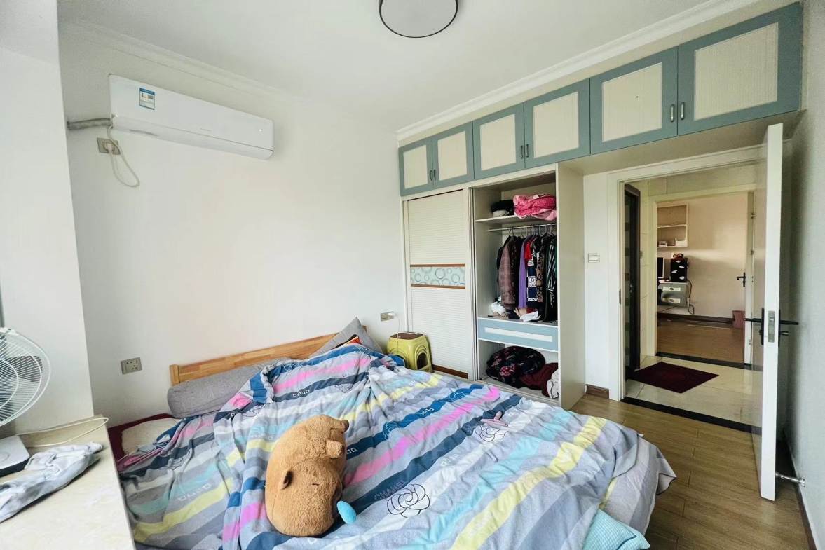 百弘学府城  3室2厅2卫    1800.0元/月室内图