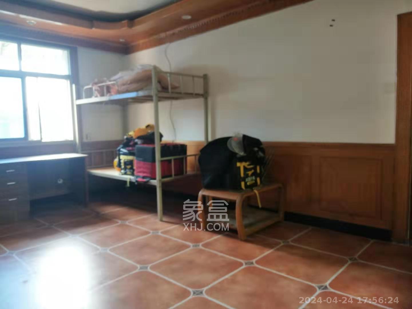 红旗区四片  3室1厅1卫    1200.0元/月 红旗区四片  3室1厅1卫    1200.0元/月