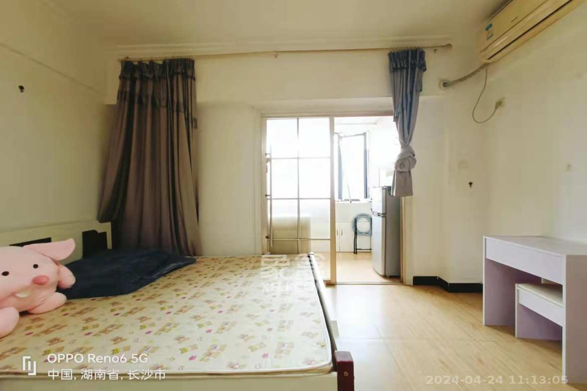 观园国际公寓  1室1厅1卫   2000.00元/月室内图