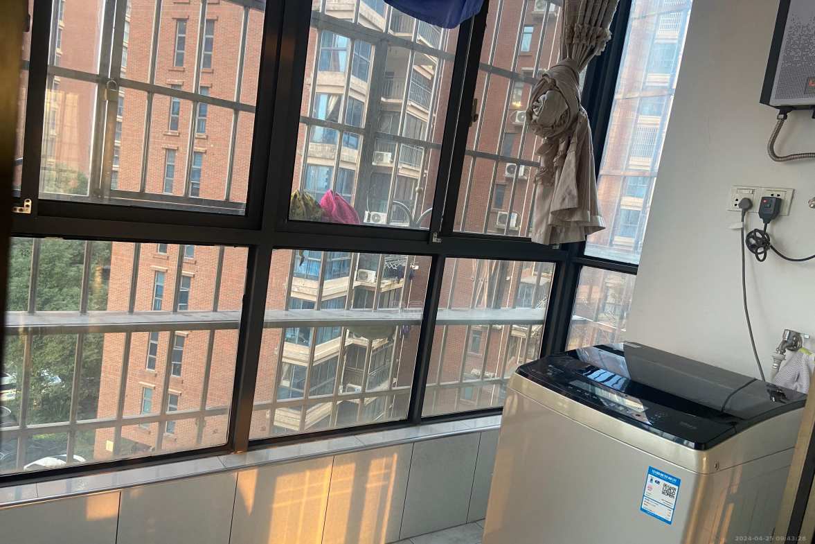 中央皇庭  3室2厅2卫    1800.0元/月室内图