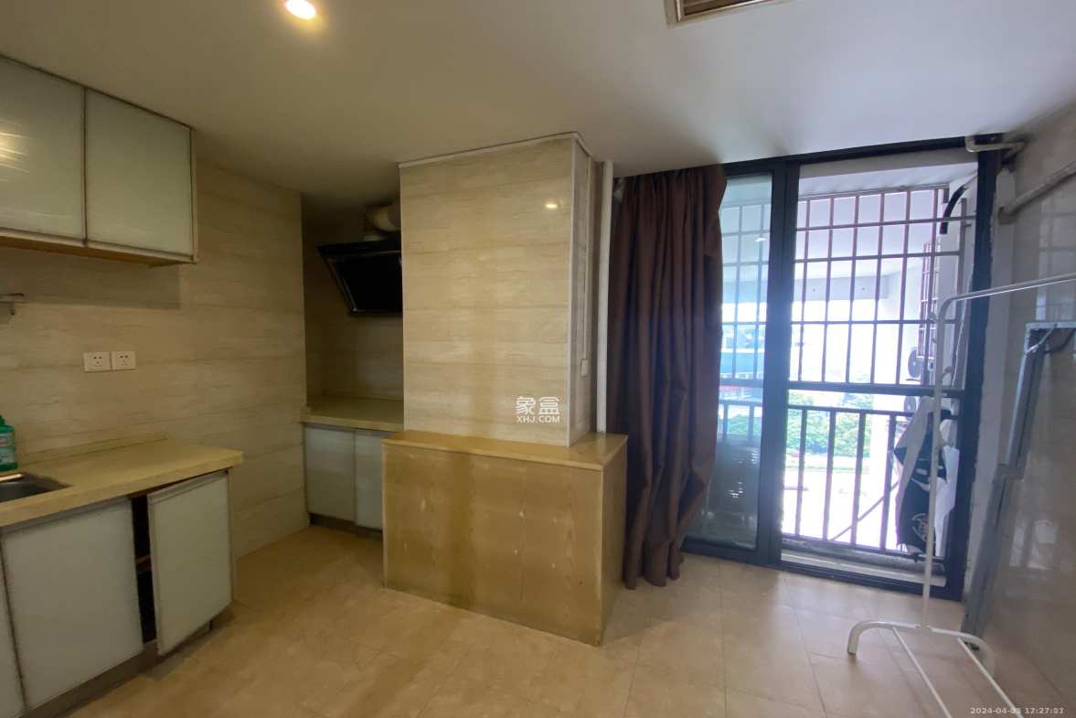 摩天一号  1室1厅1卫    2000.0元/月室内图