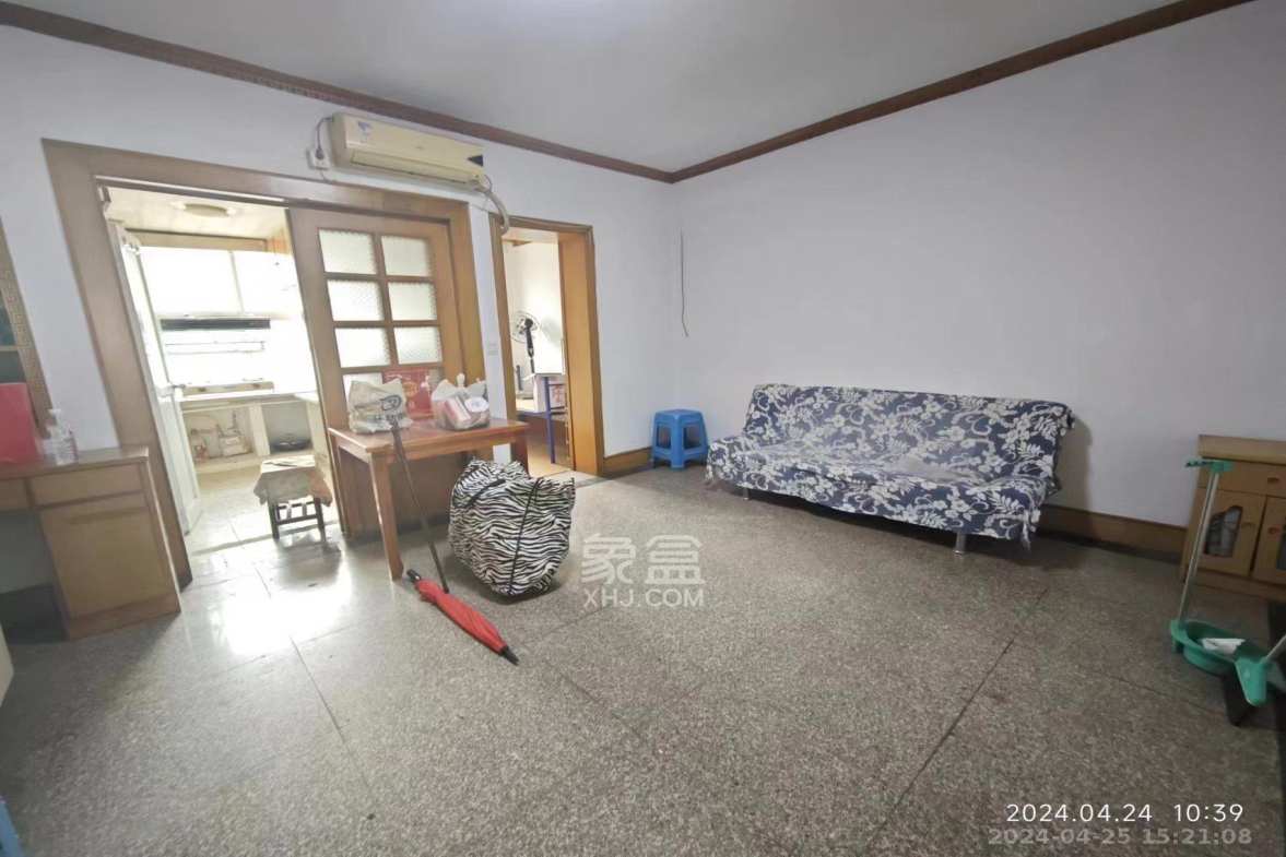 湘绣研究所南院 2室2厅1卫 1800.0元/月 湘绣研究所南院 2室2厅1卫 1800.0元/月室内图